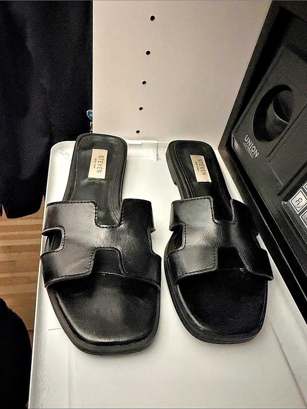 STEVEN Black Leather-Look Slide Sandals Like New